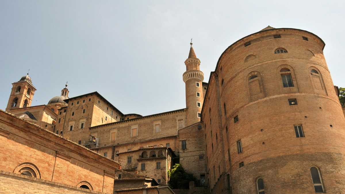 Urbino con Bambini: Una Guida Familiare alla Scoperta della Culla del Rinascimento