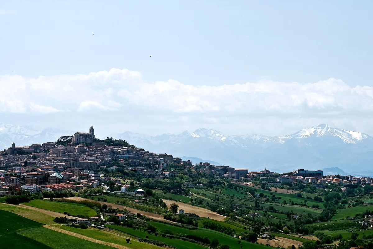 Cosa vedere a Fermo: un viaggio tra storia e bellezze nascoste