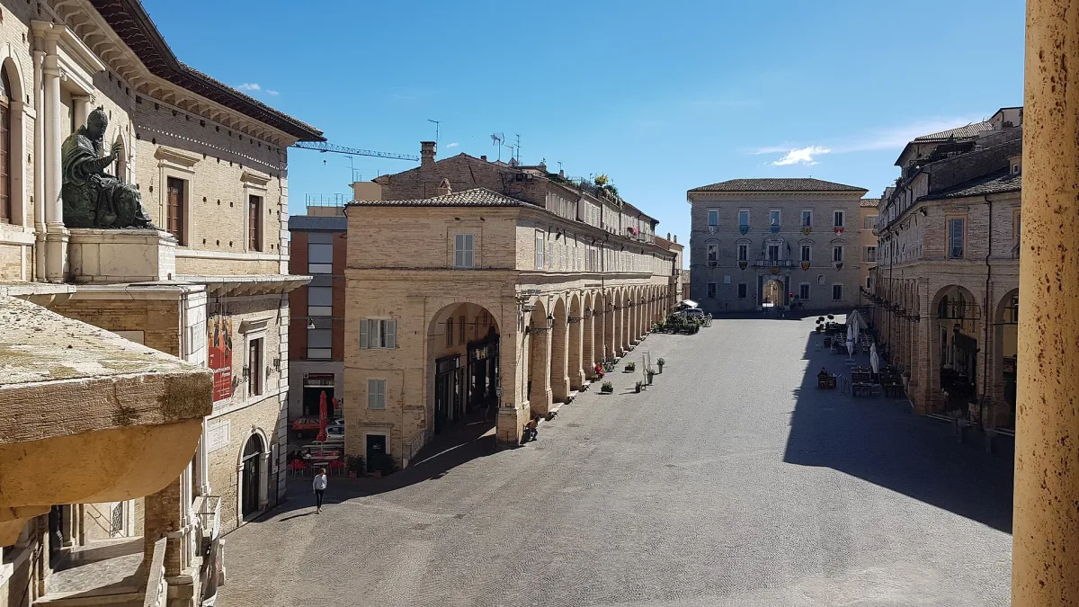 Feste ed Eventi a Fermo: Scopri la Tradizione Culturale delle Marche
