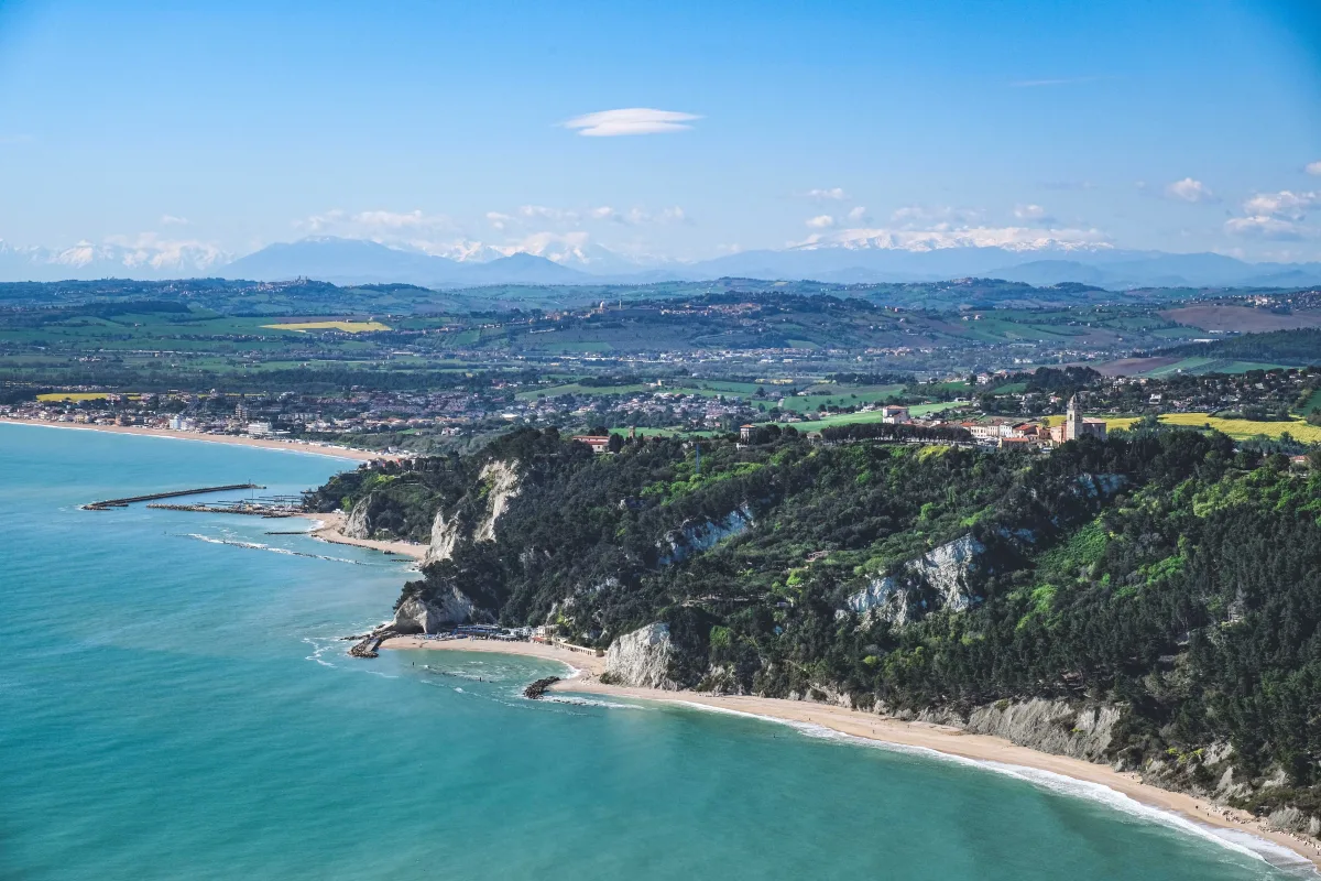 Le spiagge più belle della Marche: la top 10 da non perdere