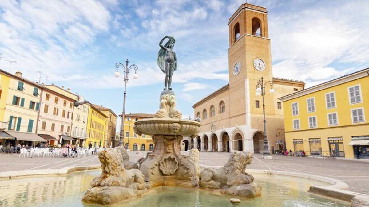 Come Arrivare a Fano: Guida Completa per il Tuo Viaggio