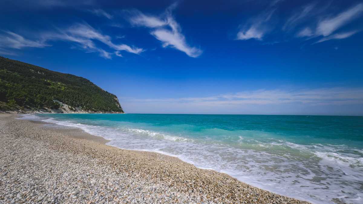 Un Itinerario di 7 Giorni a Sirolo: La Perla del Conero