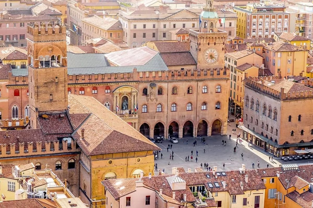 Bambini che esplorano un museo interattivo a Fano